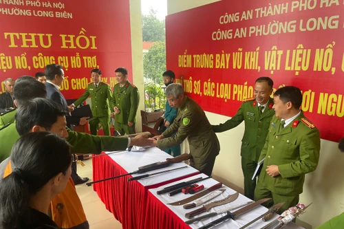 Phường Long Biên phát động cao điểm thu hồi vũ khí dịp Tết Bính Ngọ 2026