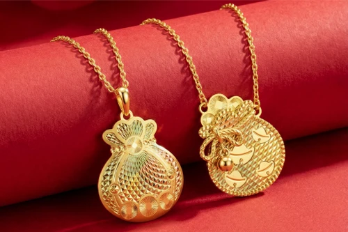 Dây chuyền hoạ tiết túi tiền với ý nghĩa mong cầu tài lộc