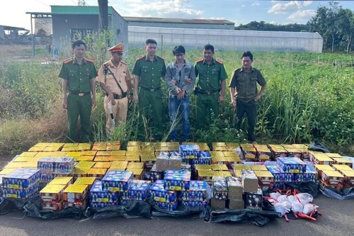 Quyết liệt chặn pháo lậu trước thềm Tết Nguyên đán Bính Ngọ