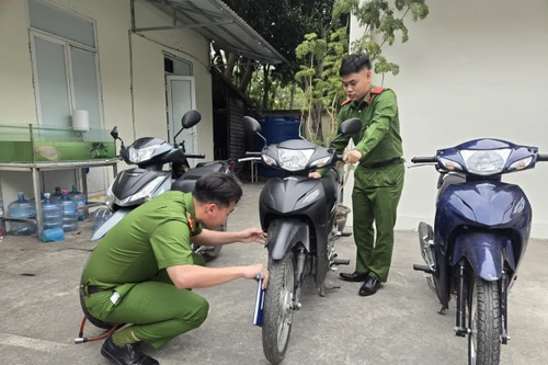 Lực lượng công an thu giữ xe do Nguyễn Công Tiến trộm cắp, chưa kịp mang đi tiêu thụ