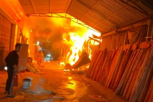 Vụ cháy xưởng gỗ ở xã Tây Phương: 2 xưởng từng bị đình chỉ