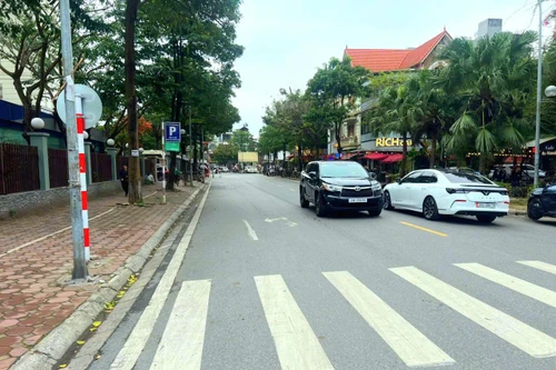 Đường phố gọn gàng, sẵn sàng cho ngày hội non sông trên địa bàn phường Bồ Đề