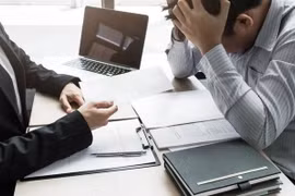 Công chức được cho thôi việc trong trường hợp nào?