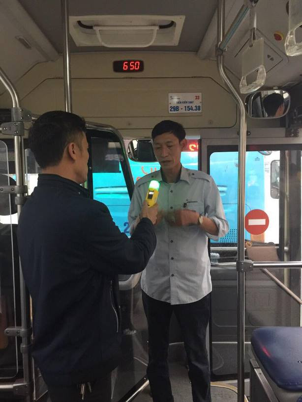 Lái xe vi phạm nồng độ cồn có thể bị tước bằng lái ảnh 86