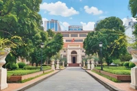 Trưng bày 800 tư liệu chào mừng thành công Đại hội đại biểu toàn quốc lần thứ XIV của Đảng 