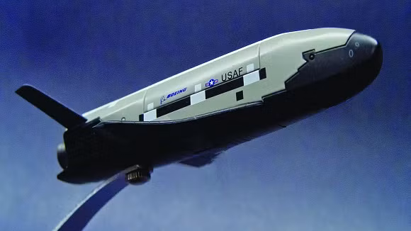 Vén màn bí mật mẫu hạm không gian hạt nhân của quân đội Mỹ ảnh 2