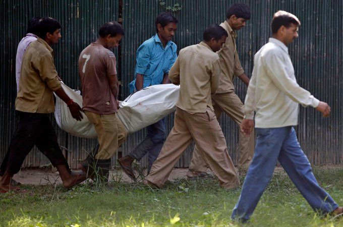 Nam thanh niên say rượu nhảy vào chuồng, bị hổ trắng cắn chết ảnh 5