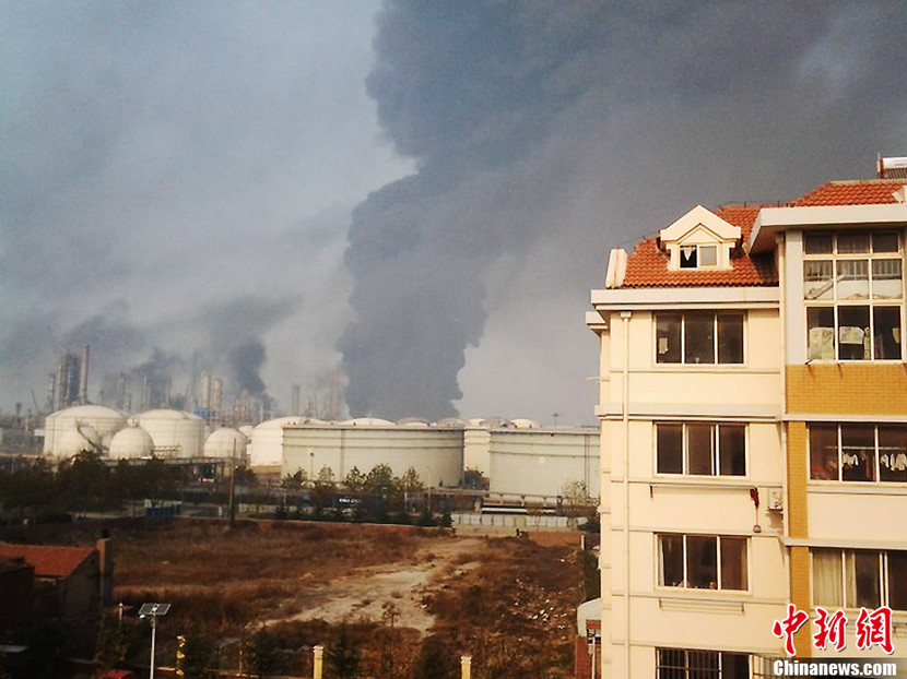 Nổ đường ống dẫn dầu Trung Quốc, 47 người chết, hàng trăm người bị thương ảnh 6