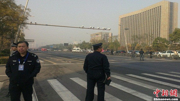 Trung Quốc tiếp tục chấn động vì hàng loạt vụ nổ cạnh Tỉnh ủy Sơn Tây ảnh 5 Trung Quốc tiếp tục chấn động vì hàng loạt vụ nổ cạnh Tỉnh ủy Sơn Tây ảnh 5