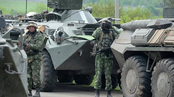 Ukraine dùng máy bay chở vũ khí cho lực lượng đặc biệt ở miền đông ảnh 1