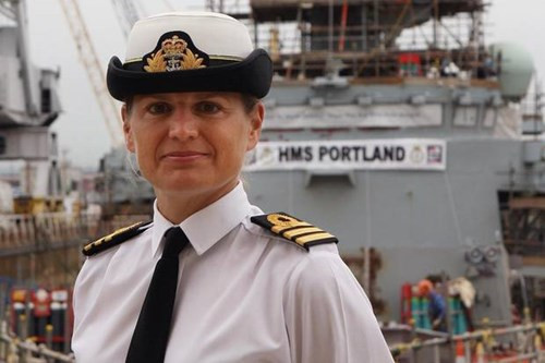 Nữ thuyền trưởng tàu hộ vệ Anh mất chức vì ngoại tình với cấp dưới ảnh 2