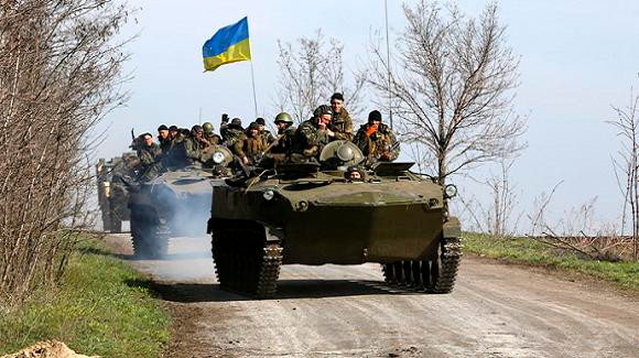 Đoàn xe tị nạn bị tấn công ở miền đông Ukraine, nhiều người chết cháy ảnh 1