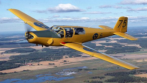 Máy bay thể thao rơi vào nhà kho tại Đức, 2 người thiệt mạng ảnh 1