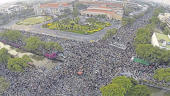 Hạ viện giải tán, chính trường Thái như "bom nổ chậm" ảnh 1