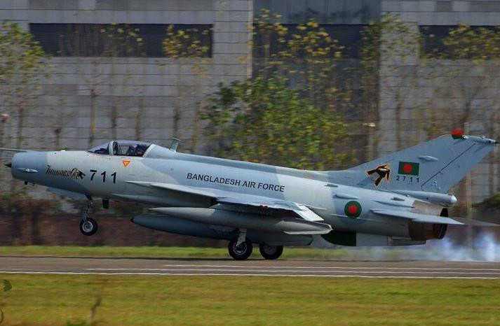 Pakistan gặp họa vì máy bay "đồ cổ" J-7 quá nát của Trung Quốc ảnh 3