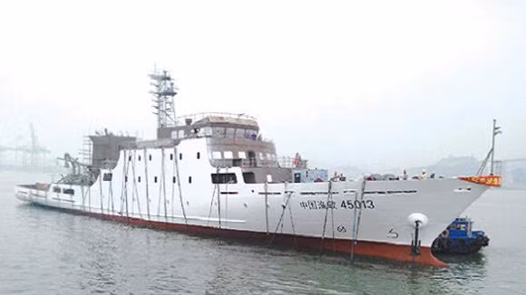 Trung Quốc tiếp tục điều thêm 2 tàu ngư chính lớn xuống biển Đông ảnh 1