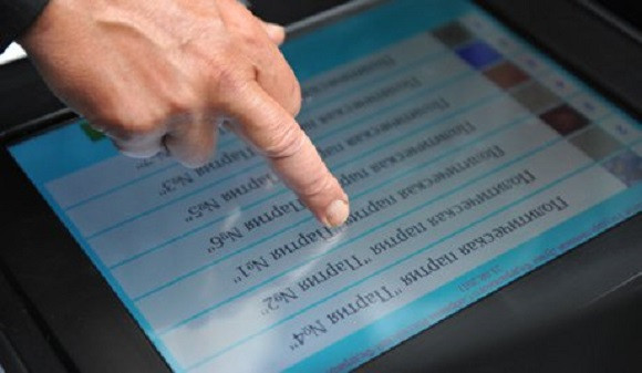 Nga chế tạo thành công máy tính bảng quân sự có thể chạy dưới nước ảnh 1