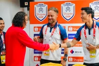 Đấu trí cựu HLV trưởng tuyển Malaysia, ông Polking nói gì?