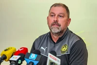 HLV Malaysia bị hỏi khó trước trận gặp Việt Nam