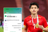 Đình Bắc có nghĩa cử đẹp sau khi giành Quả bóng bạc Việt Nam