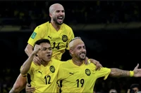 'Chết đuối vớ được cọc', sao nhập tịch Malaysia bỏ ý định giải nghệ