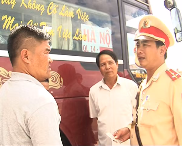 Phạt nặng tài xế xe khách không cứu người bị tai nạn ảnh 2