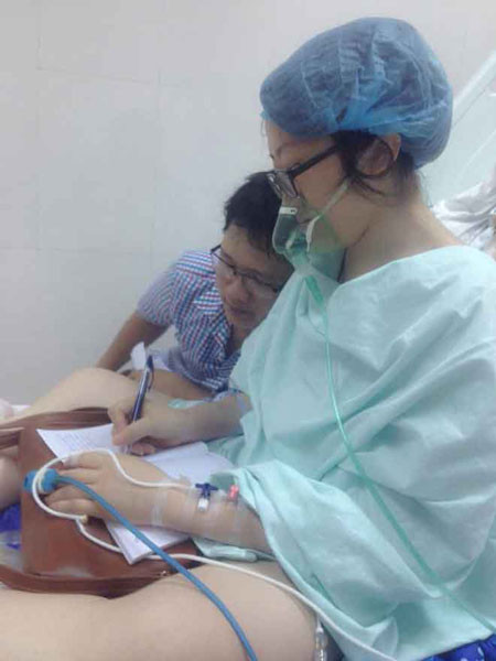 Khoảnh khắc đầu tiên và cuối cùng khi nữ công an gặp con ảnh 10 Khoảnh khắc đầu tiên và cuối cùng khi nữ công an gặp con ảnh 10