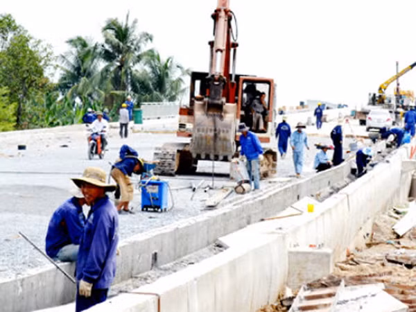 Để trẻ em, người già khỏi bị đột quỵ vì nắng nóng ảnh 1