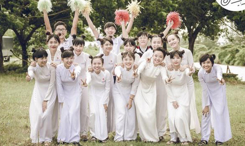 Những slogan áo đồng phục "bá đạo" nhất năm 2017, giới trẻ háo hức ảnh 9