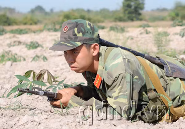 Diễn tập bắn đạn thật tiến công địch đổ bộ đường không (phần 2) ảnh 2