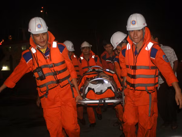 Cứu nạn một thuyền viên người nước ngoài bị liệt trên biển ảnh 1 Cứu nạn một thuyền viên người nước ngoài bị liệt trên biển ảnh 1