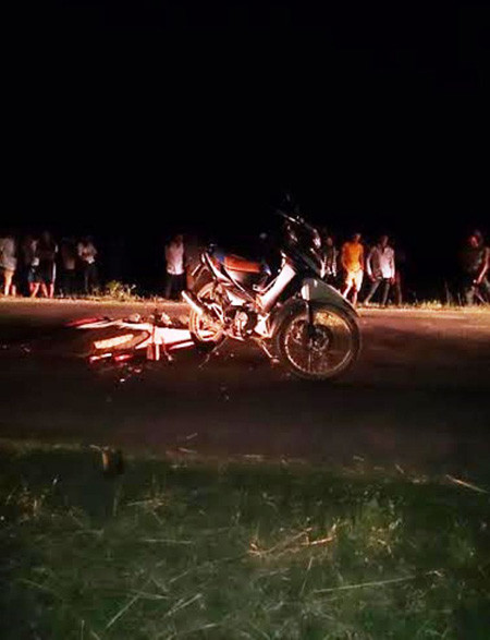 Hai xe máy va chạm, bé 3 tuổi bị xe container cán tử vong ảnh 1 Hai xe máy va chạm, bé 3 tuổi bị xe container cán tử vong ảnh 1