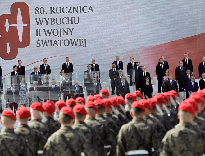 Lễ kỷ niệm 80 năm ngày nổ ra Thế chiến II diễn ra ở Wielun, thành phố đầu tiên của Ba Lan bị Đức bắn phá vào ngày 1-9-1939 Lễ kỷ niệm 80 năm ngày nổ ra Thế chiến II diễn ra ở Wielun, thành phố đầu tiên của Ba Lan bị Đức bắn phá vào ngày 1-9-1939