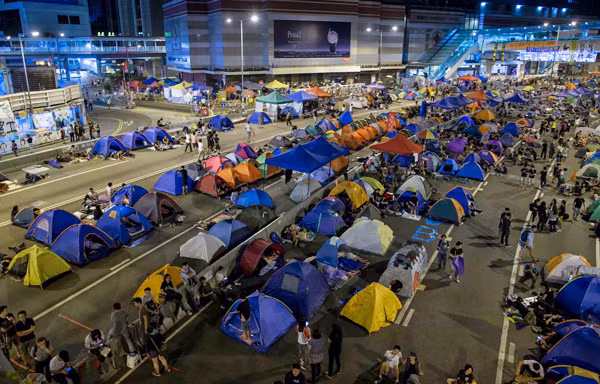 Audio 28-9-2015: Lãi suất tiền gửi USD về 0%/năm, và vụ mạo danh cán bộ y tế lừa hơn 4 tỷ đồng ảnh 5