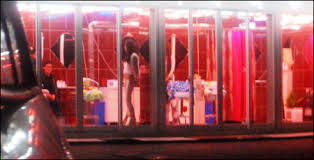 Mộng thành "sao" K-pop, 7 phụ nữ Brazil lại bị lừa làm gái massage ảnh 1