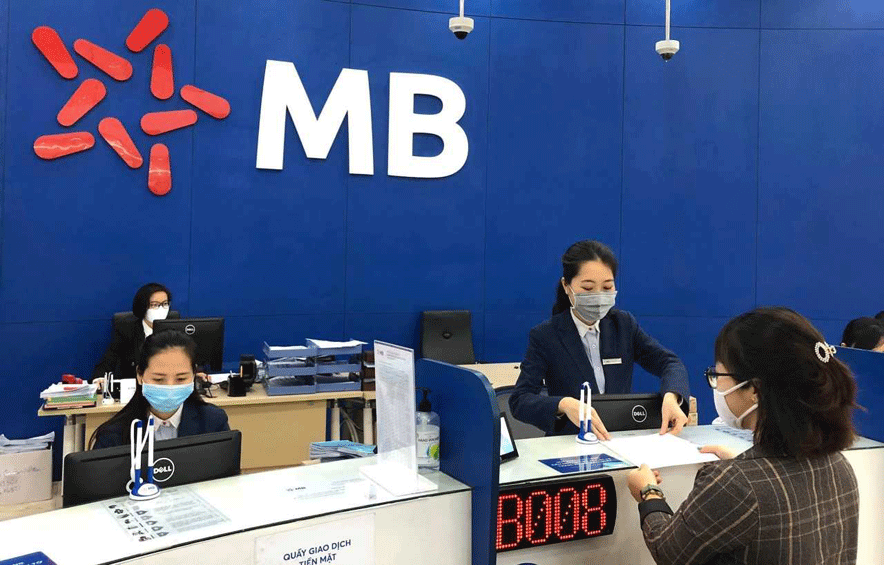 Vietcombank và MB có thể có lợi thế về hạn mức tín dụng do tham gia tái cơ cấu ngân hàng yếu kém Vietcombank và MB có thể có lợi thế về hạn mức tín dụng do tham gia tái cơ cấu ngân hàng yếu kém