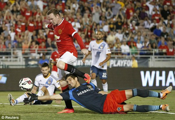 Đè bẹp LA Galaxy 7-0, Van Gaal có chiến thắng đầu tay cùng M.U ảnh 1