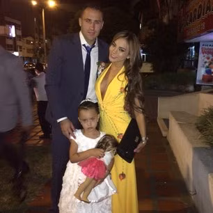 "Bỏng mắt" với Jessica Sterling, vợ của tân binh Arsenal - David Ospina ảnh 1