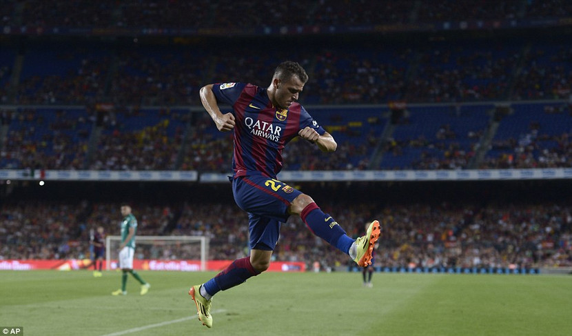 Suarez lu mờ trước sao trẻ Barcelona B trong trận ra mắt ảnh 7