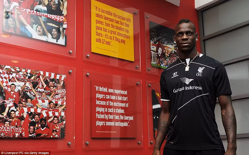 "Siêu quậy" Balotelli chính thức trở thành một "Quỷ Đỏ" vùng Merseyside ảnh 3