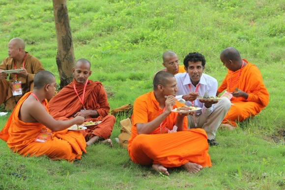 40.000 du khách được phục vụ cơm chay miễn phí ảnh 9