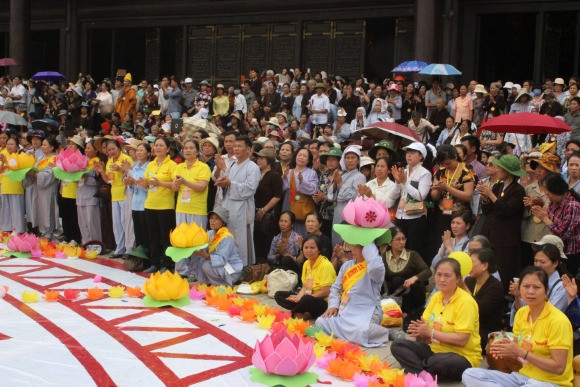 40.000 du khách được phục vụ cơm chay miễn phí ảnh 4