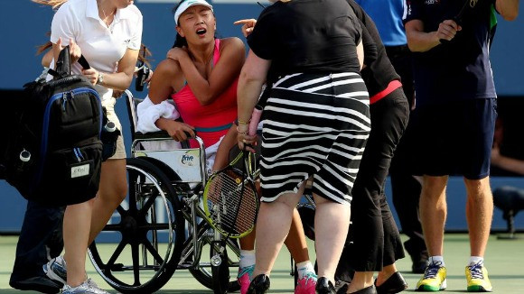 Niềm hy vọng số 1 Trung Quốc "ngã ngựa", Serena Williams đi vào lịch sử ảnh 2