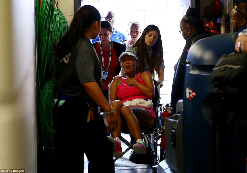 Niềm hy vọng số 1 Trung Quốc "ngã ngựa", Serena Williams đi vào lịch sử ảnh 3