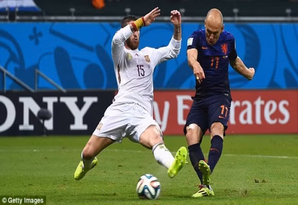 Robben và Persie lập cú đúp, Hà Lan ngược dòng hạ gục Tây Ban Nha 5-1 ảnh 5