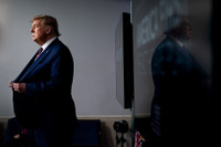 [Ảnh] Vì sao cuối cùng Tổng thống Donald Trump cũng chấp nhận chuyển giao quyền lực?