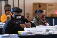 [Ảnh] Vì sao cuối cùng Tổng thống Donald Trump cũng chấp nhận chuyển giao quyền lực?