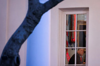 [Ảnh] Vì sao cuối cùng Tổng thống Donald Trump cũng chấp nhận chuyển giao quyền lực?