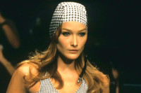 [Ảnh] Carla Bruni - từ người mẫu, ca sĩ, đệ nhất phu nhân đến vợ của “tội phạm”