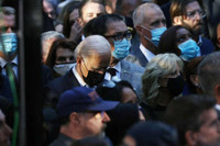 Bộ ảnh ấn tượng đúng thời khắc 8h46 ngày tưởng niệm 20 năm sự kiện 11-9